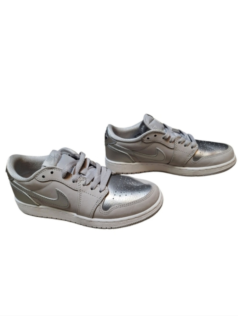 Nike Air Jordan 1 Retro Low OG (GS) Metallic Silver - Youth Size 4.5Y / Womens 6